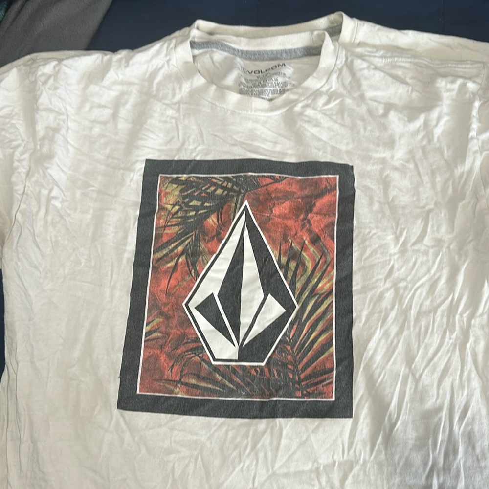 Volcom shirt